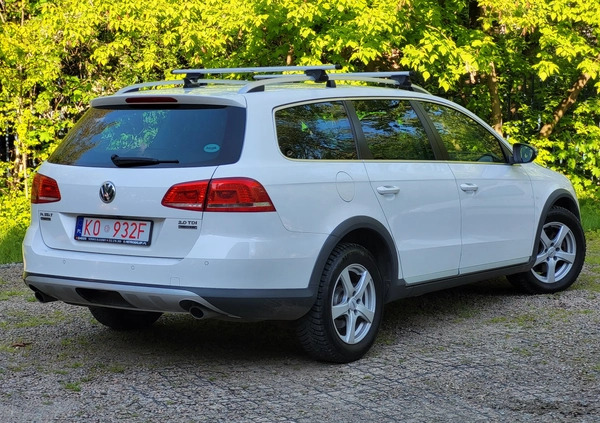 Volkswagen Passat cena 46900 przebieg: 245300, rok produkcji 2014 z Kleczew małe 781